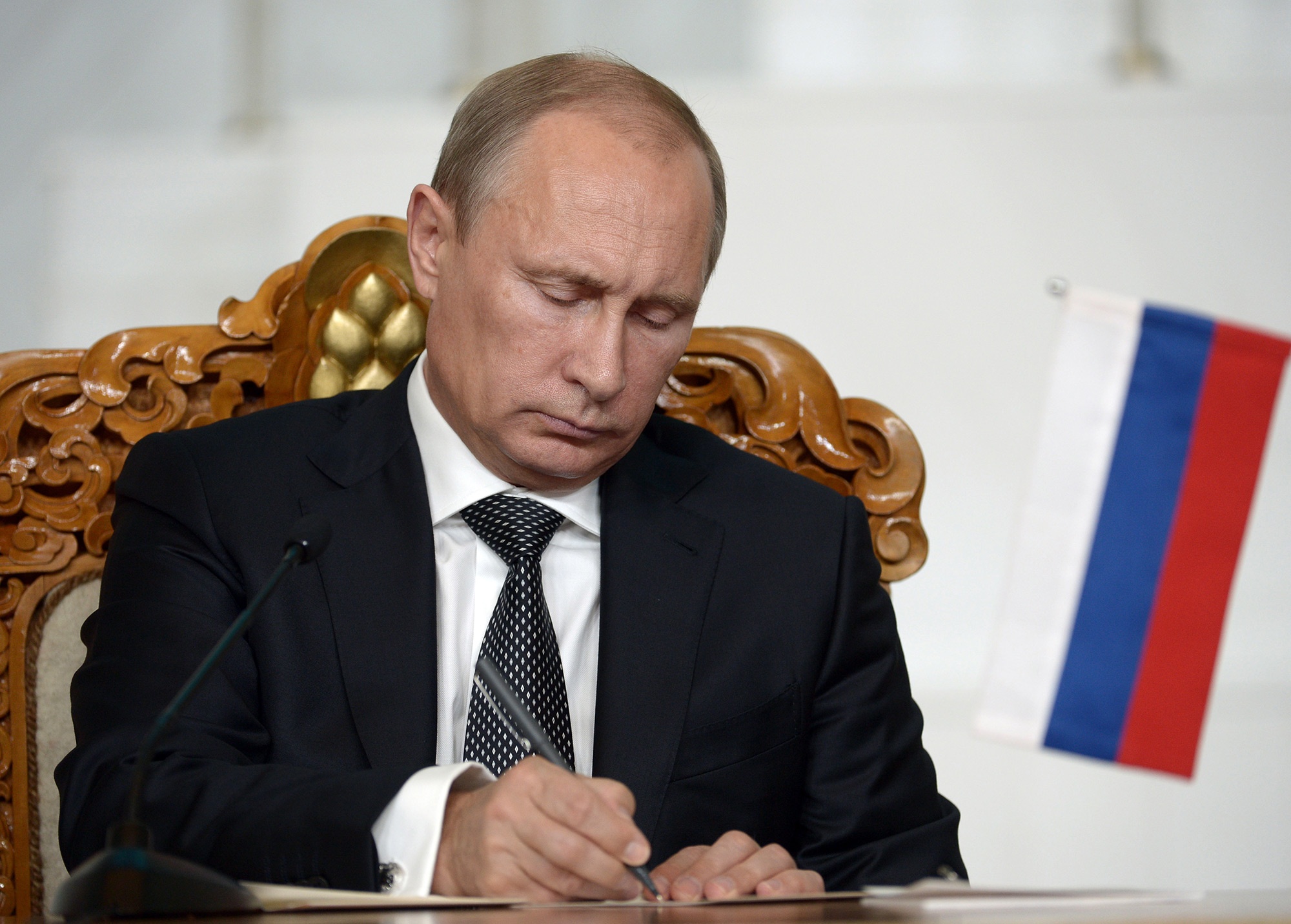 Путин направил Порошенко тревожную телеграмму Путин направил Порошенко тревожную телеграмму
