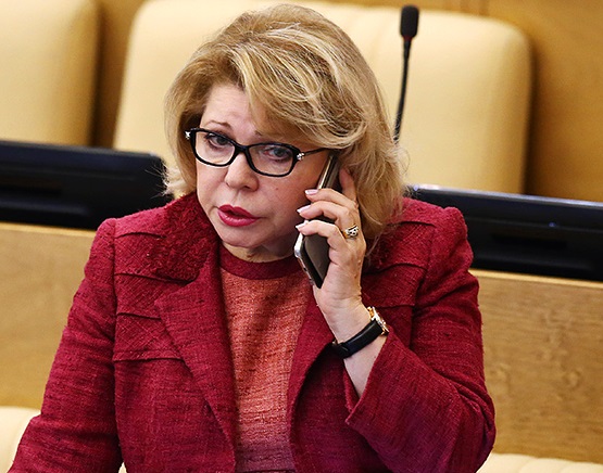 Патриот-депутат Панина: пусть у нас не так лечат, зато душевней говорят! Патриот-депутат Панина: пусть у нас не так лечат, зато душевней говорят!