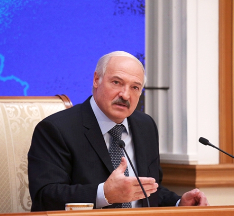 Дешевая политика: почему Лукашенко «бомбит» Россию