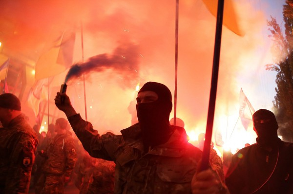 Украинские националисты объединяются для ультиматума Порошенко