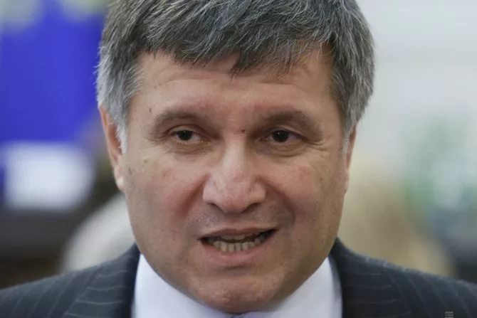 Аваков с "Азовом" готовят кровавый путч - министра хотят убрать Аваков с "Азовом" готовят кровавый путч - министра хотят убрать