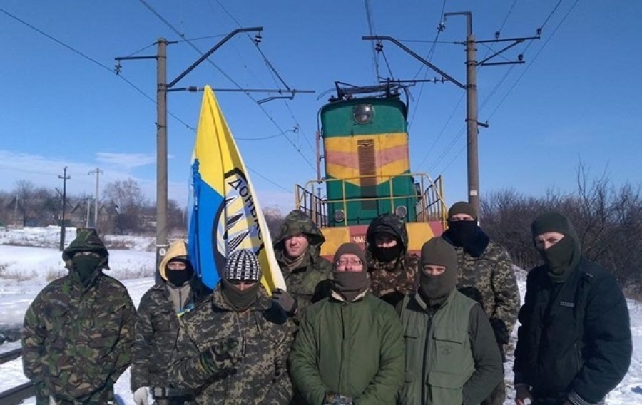 Битва титанов: Холодильник против телевизора Битва титанов: Холодильник против телевизора