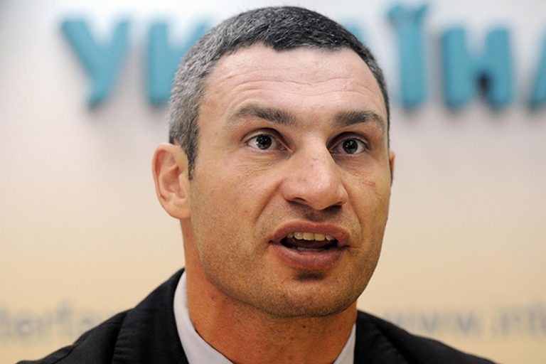 «Кличко не тупой, его просто слишком много били по голове…» «Кличко не тупой, его просто слишком много били по голове…»