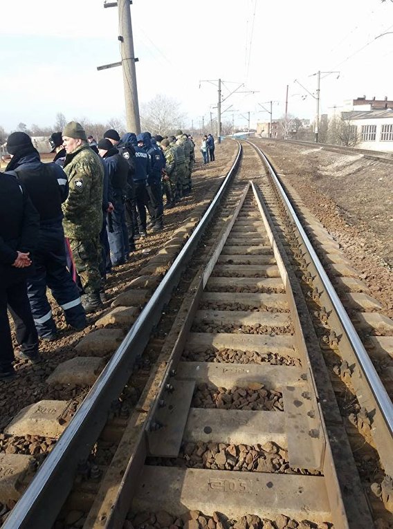 Движение поездов возобновлено, блокадников готовят к тюрьме