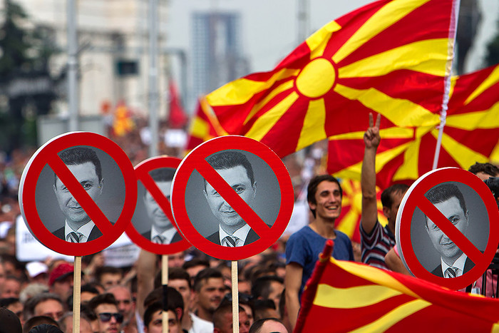 Македония находится на грани войны