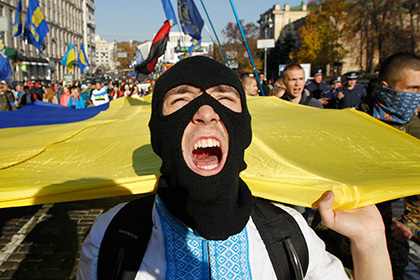 Отчаявшиеся украинцы начали бить бандеровцам морду за "Слава Украине"