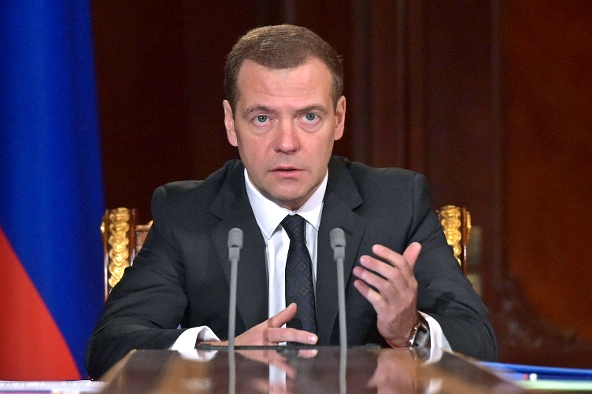 Медведев: Я не болел, не знаю, о чем говорил Путин