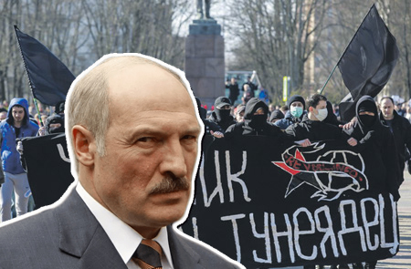 Лукашенко ведет войну на три фронта
