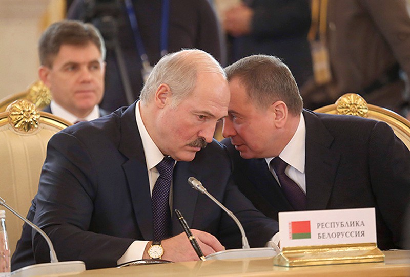Группировка Макея начала кампанию по запугиванию Лукашенко