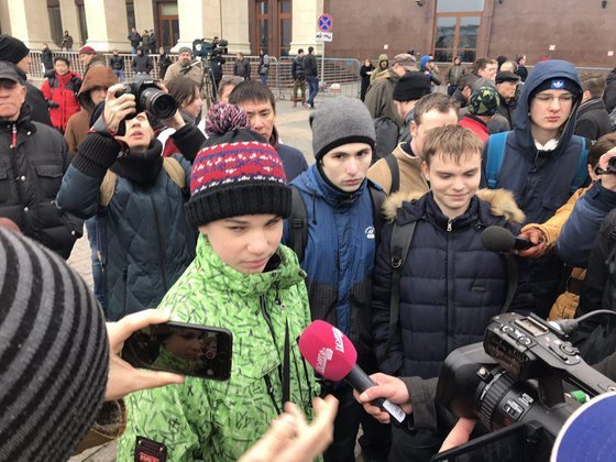 "Мама, у нас восстание!": На акции 2 апреля искали "кучки" "Мама, у нас восстание!": На акции 2 апреля искали "кучки"