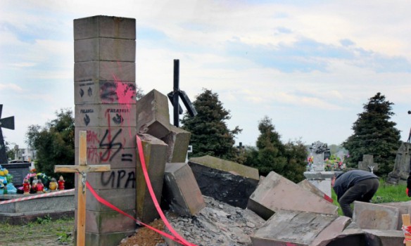 В Польше с согласия властей был демонтирован памятник УПА