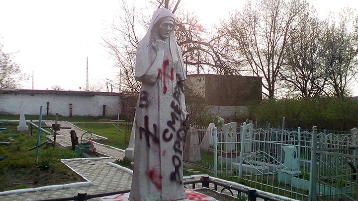 Дебилизация Украины: люди жестко разнесли нацистов в Мариуполе