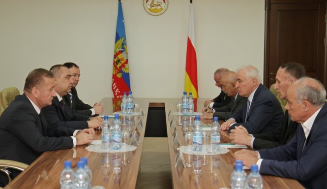 Игорь Плотницкий встретился с Президентом Южной Осетии Леонидом Тибиловым