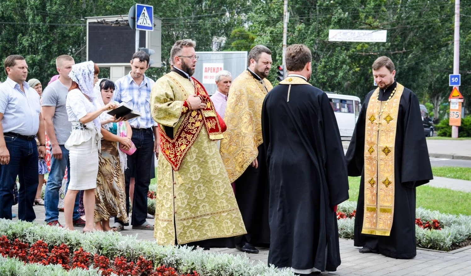 В Николаеве выгнали всех учителей на молебен против «агрессора»