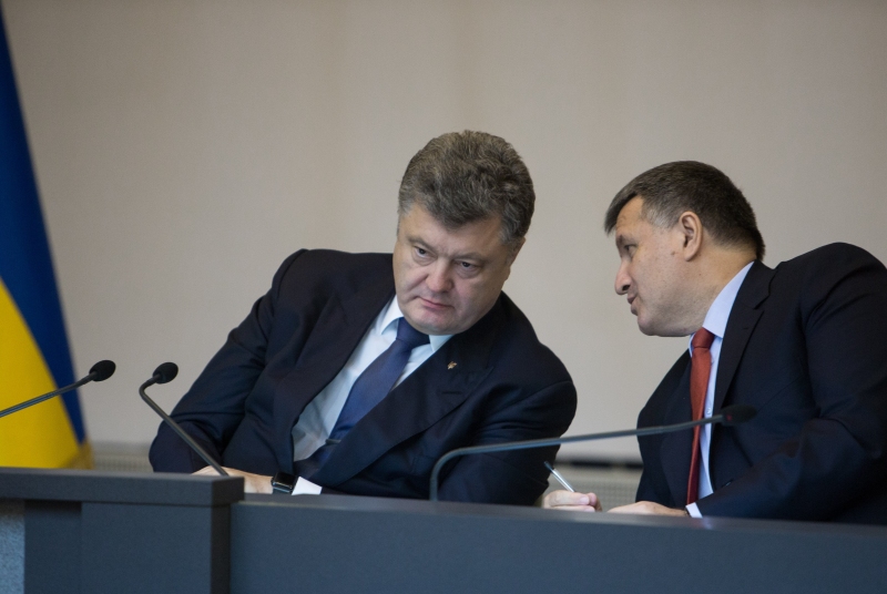 Пенсионеры-силовики восстали против Порошенко: требуют отставки Авакова