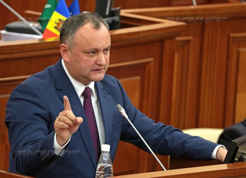 Президент Молдавии Додон поддержал российских миротворцев в Приднестровье
