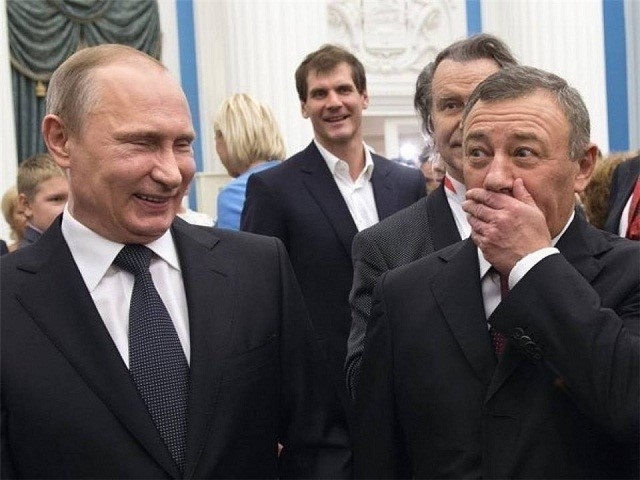 Обзор ИноСМИ: «Олигархи управляют Россией через «теневой кабинет» Путина»