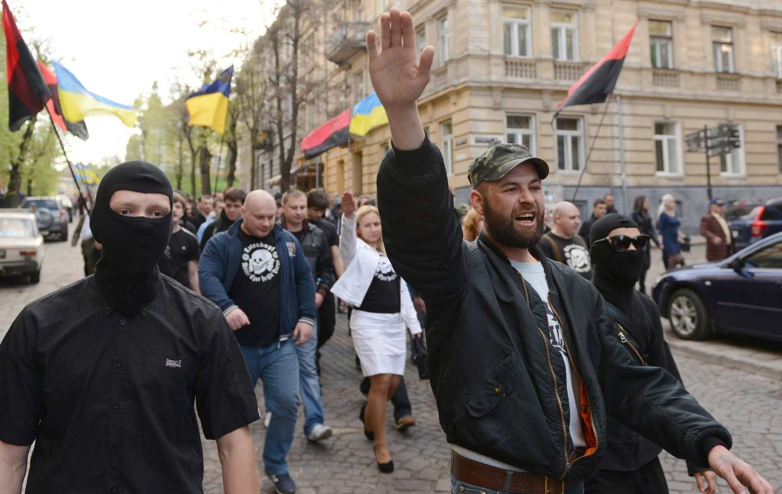 Неонацисты запугивают простых украинцев: «Пойдешь на 9 мая – завалим»