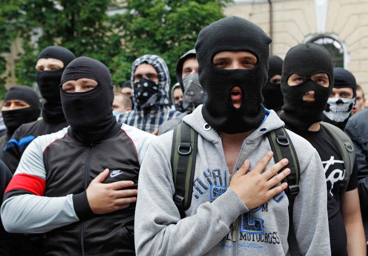 Украинские националисты растерялись: что делать с «голозадым» пранкером