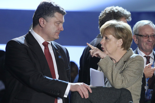 Меркель собралась вразумить Порошенко