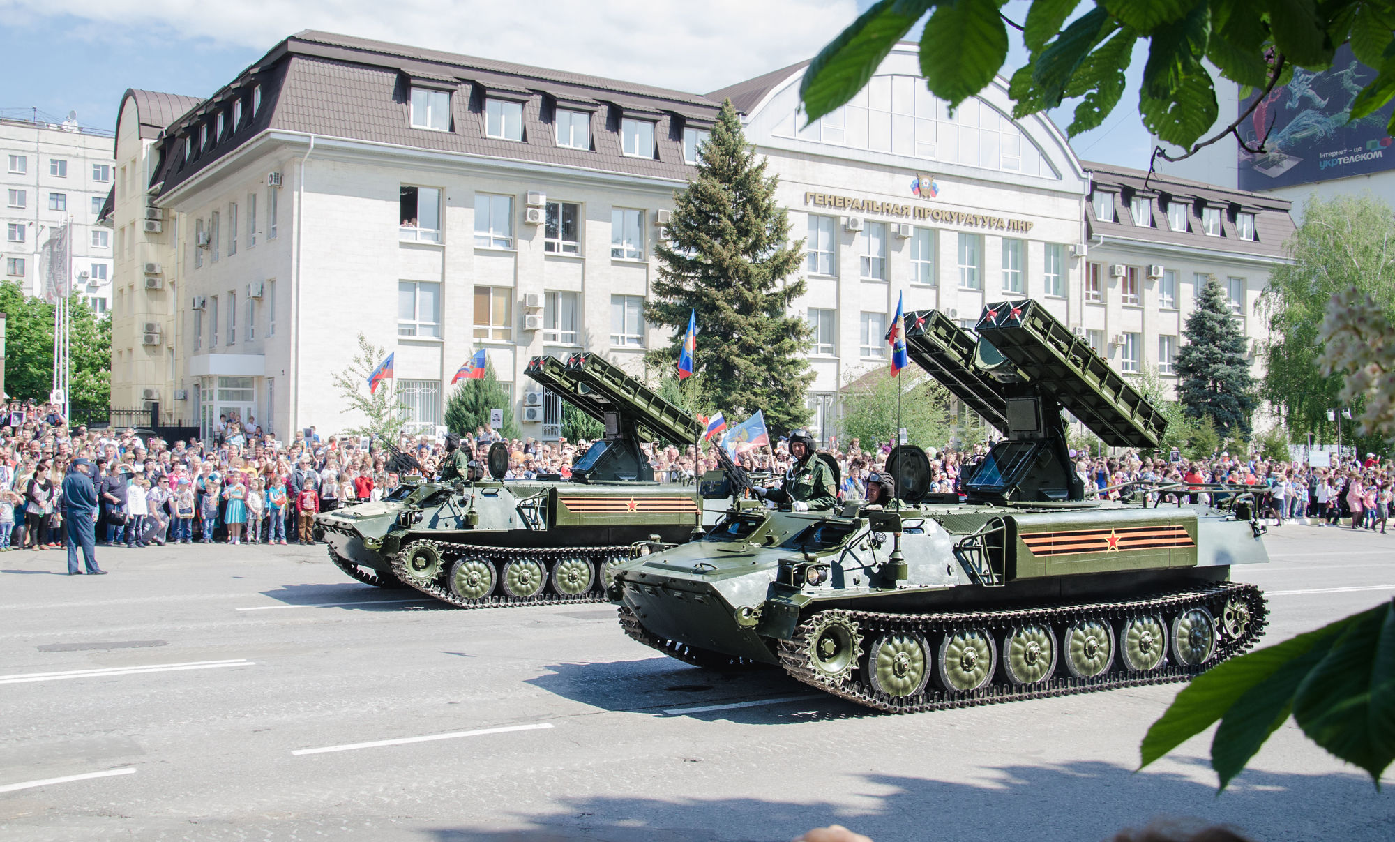 Народная милиция ЛНР приглашает жителей Республики на парад Победы