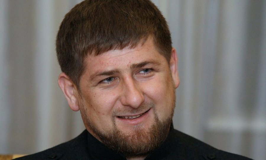 Кадыров пригласил Макрона в Чечню для поиска мифических угнетенных геев