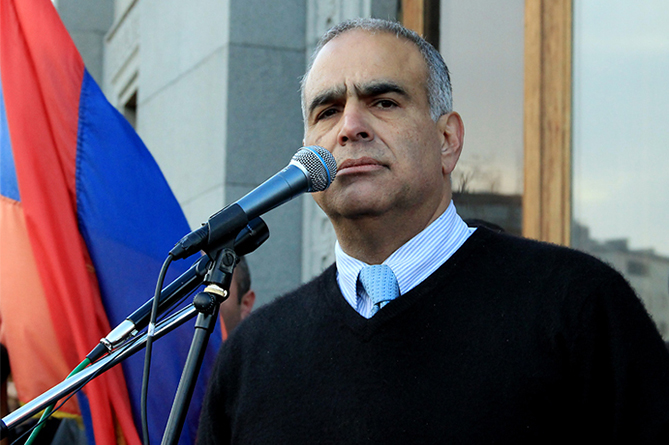Армянская оппозиция объявила о подготовке к бархатной революции