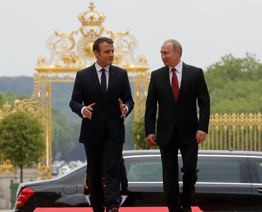 Во Франции рассказали, почему Путин на самом деле встретился с Макроном
