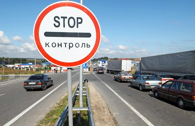 Прелести безвиза: украинцев не хотят впускать в Европу