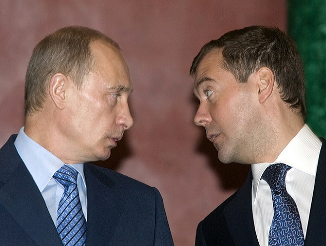 Тайная борьба Путина с правительством Медведева становится все более явной
