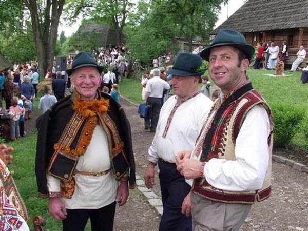 Молдаване выступили против объединения с Румынией и НАТО Молдаване выступили против объединения с Румынией и НАТО