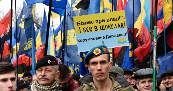 Коррупция, диктатура и национализм – секрет успеха Украины от экспертов США