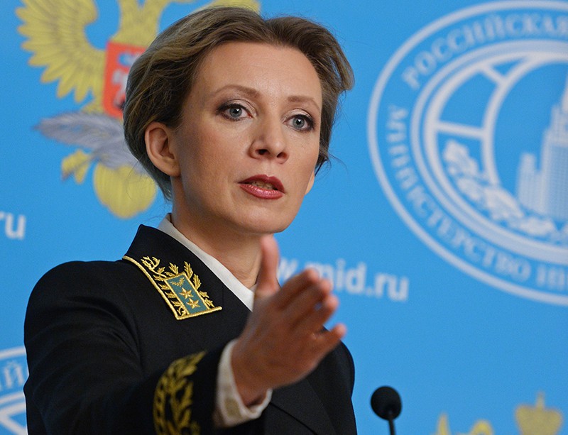 Захарова прошлась по дипмиссии США в РФ: ЦРУ в париках и накладных бровях