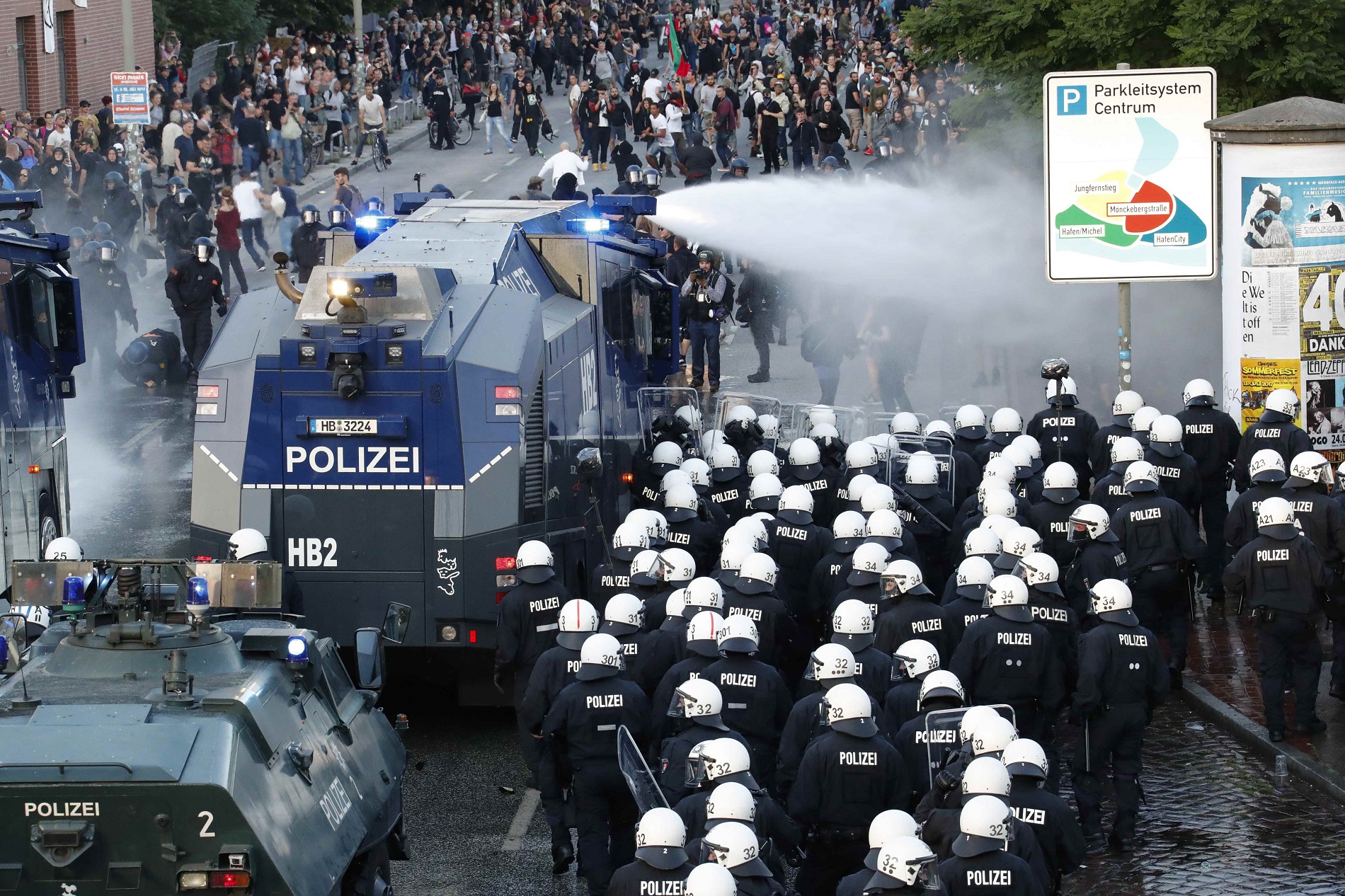 Антиглобалисты в Гамбурге протестуют против Путина, Трампа и потепления