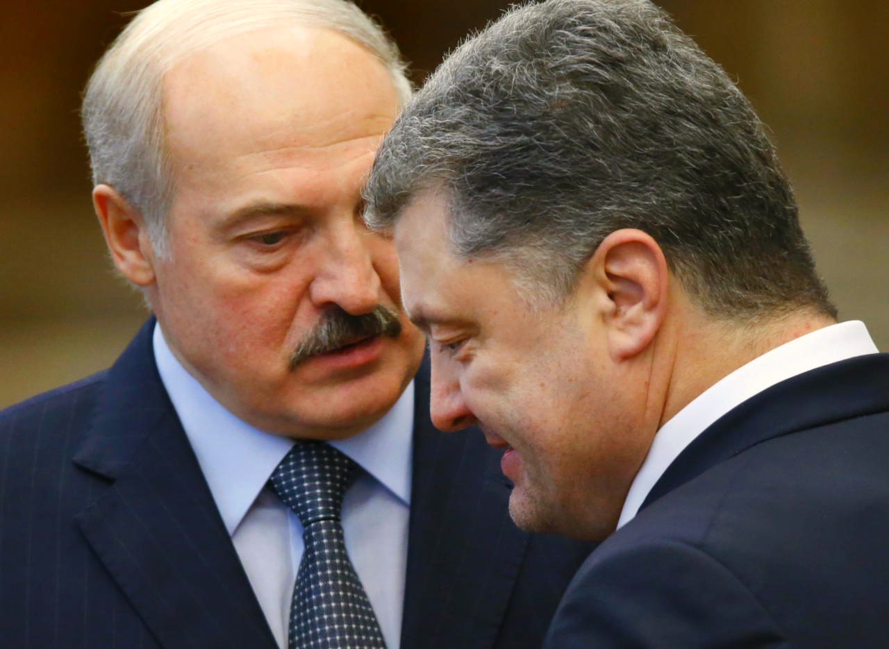 В обход «кремлевских границ»: Лукашенко намерен встретится с Порошенко