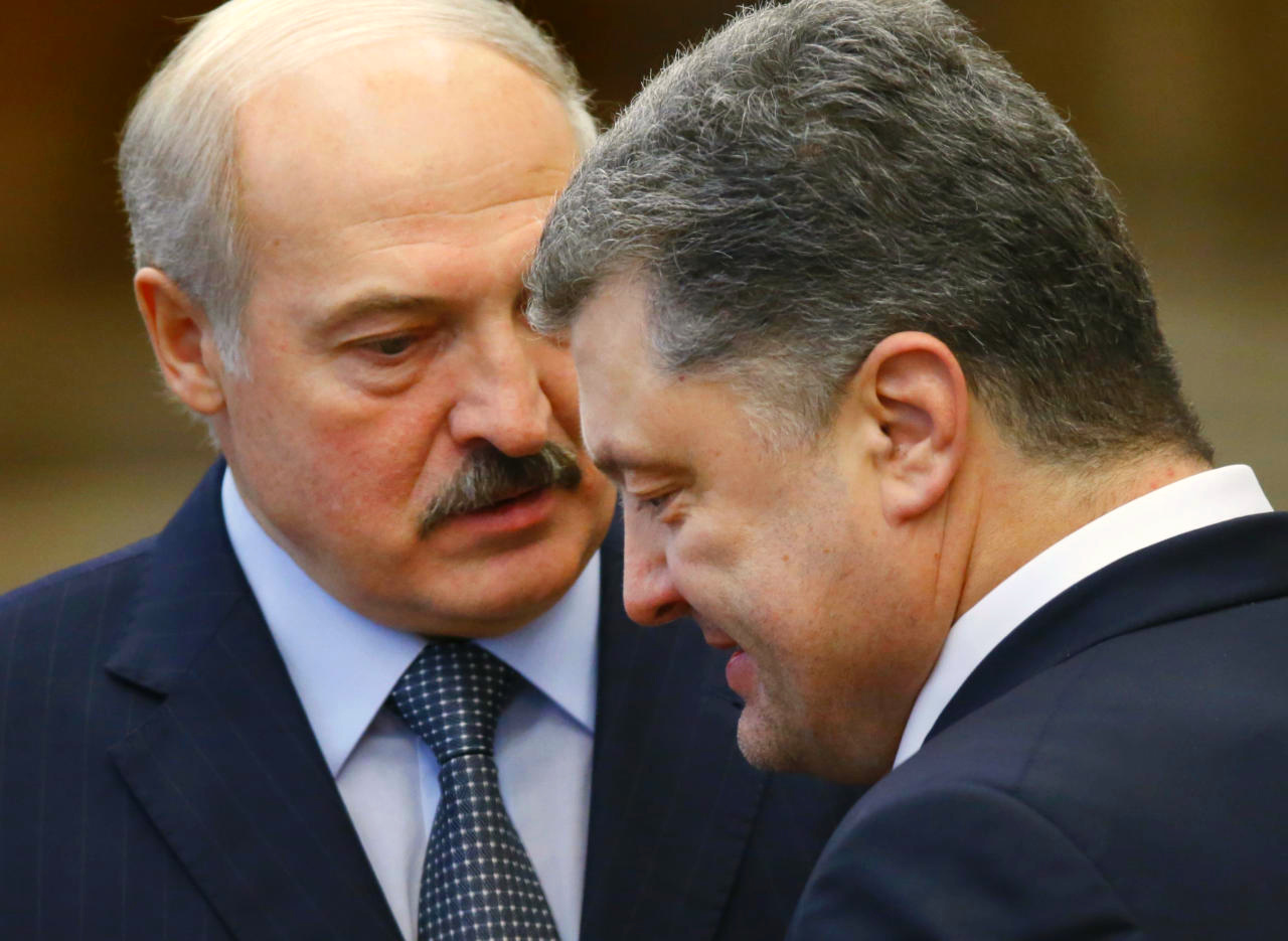 В обход «кремлевских границ»: Лукашенко намерен встретится с Порошенко