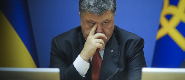 Украинские игры в импичмент: кому в Незалежной выгодно «завалить Порошенко»