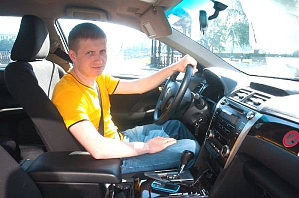 Украинку взбесил простой русский таксист: «Да у него телевизор вместо глаз»