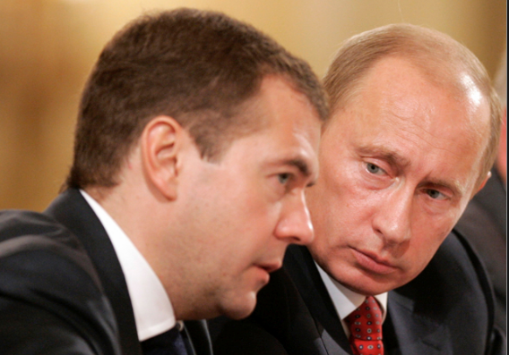 До отставки правительства Медведева осталось семь месяцев