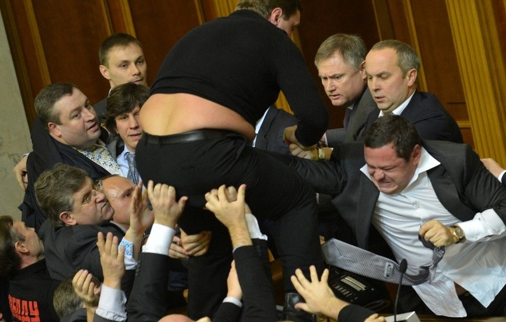 Украина, реалии: драки и хамство стали нормой депутатской этики