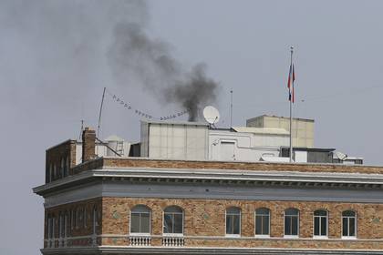 Дым из трубы русского консульства в США пахнет войной