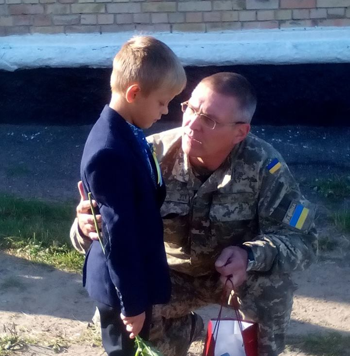 Украинцы возмущены «закулисным поздравлением» сироты АТОшника: Какой позор!