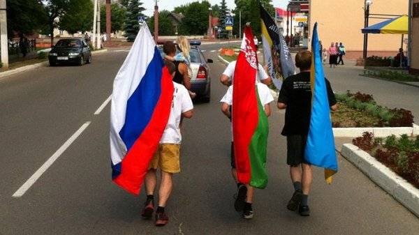 Братья ли беларусы украинцам и русским и кому больше?