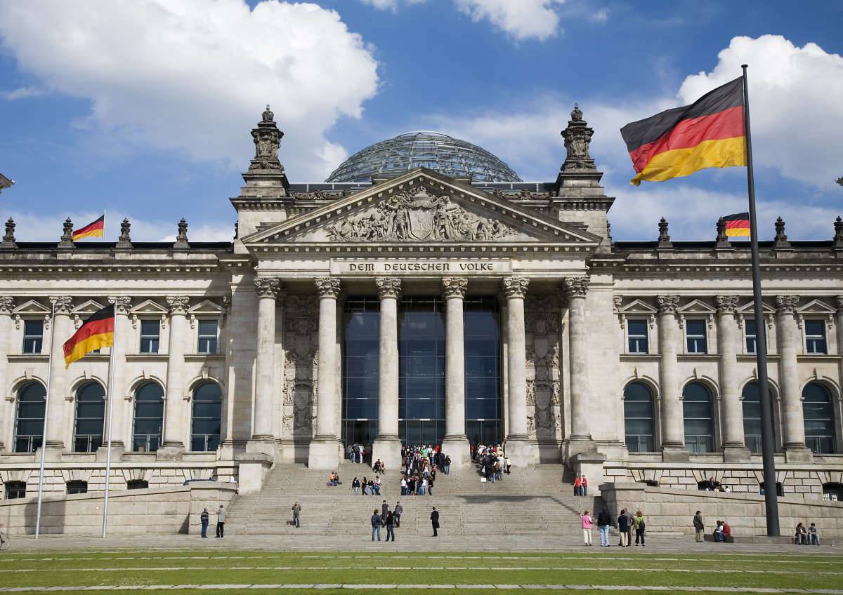 Немецкие депутаты поддерживают отмену антироссийских санкций