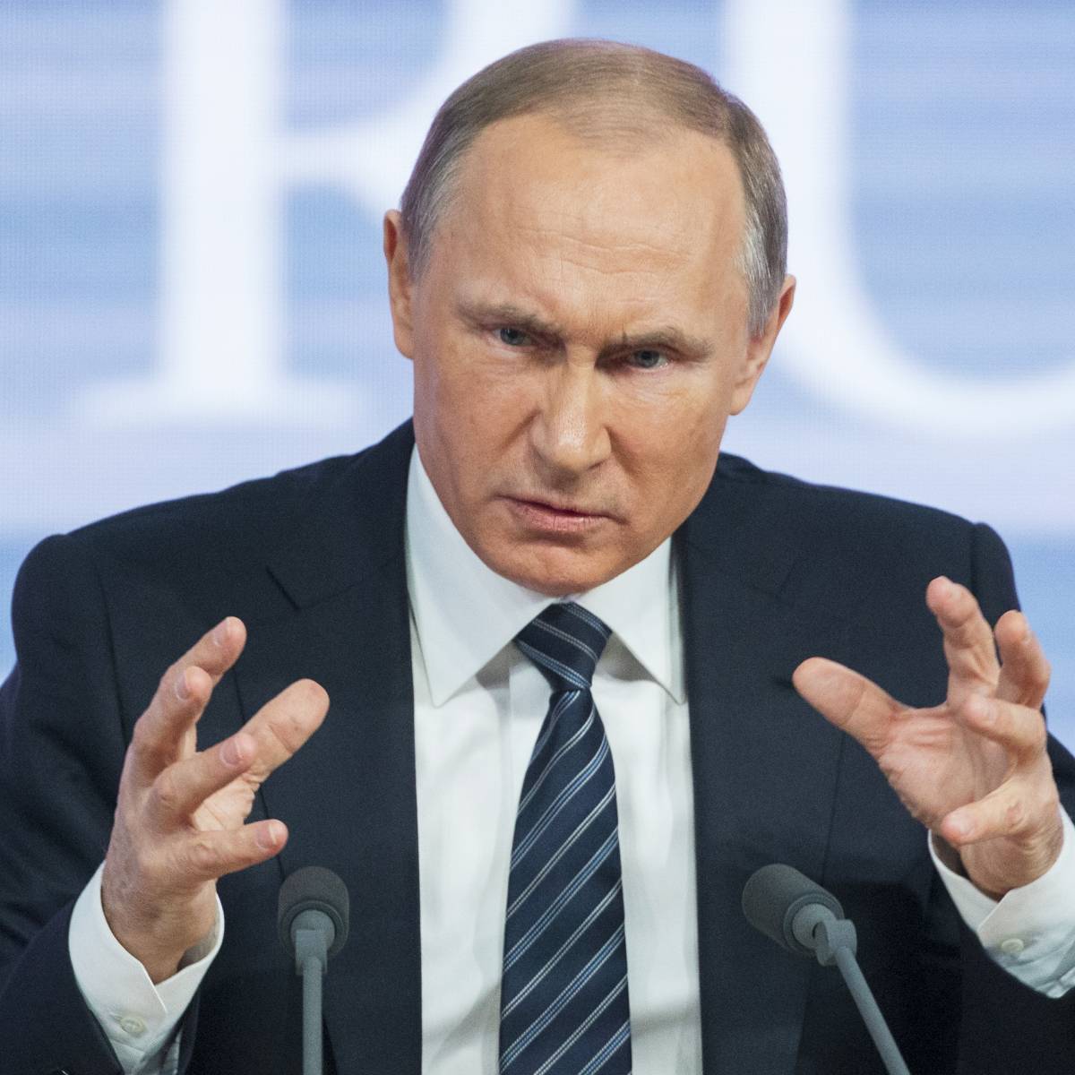 Владимир Путин «запугал до смерти» трусливый Запад