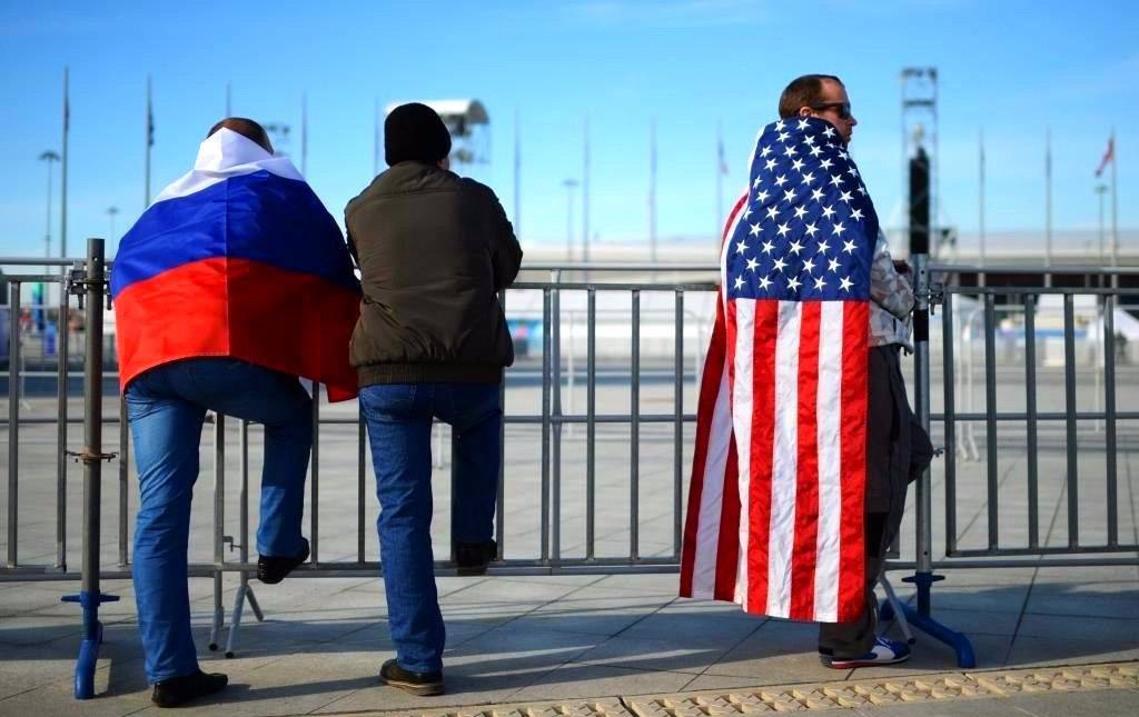 В США объяснили, зачем американцев заставляют ненавидеть русских