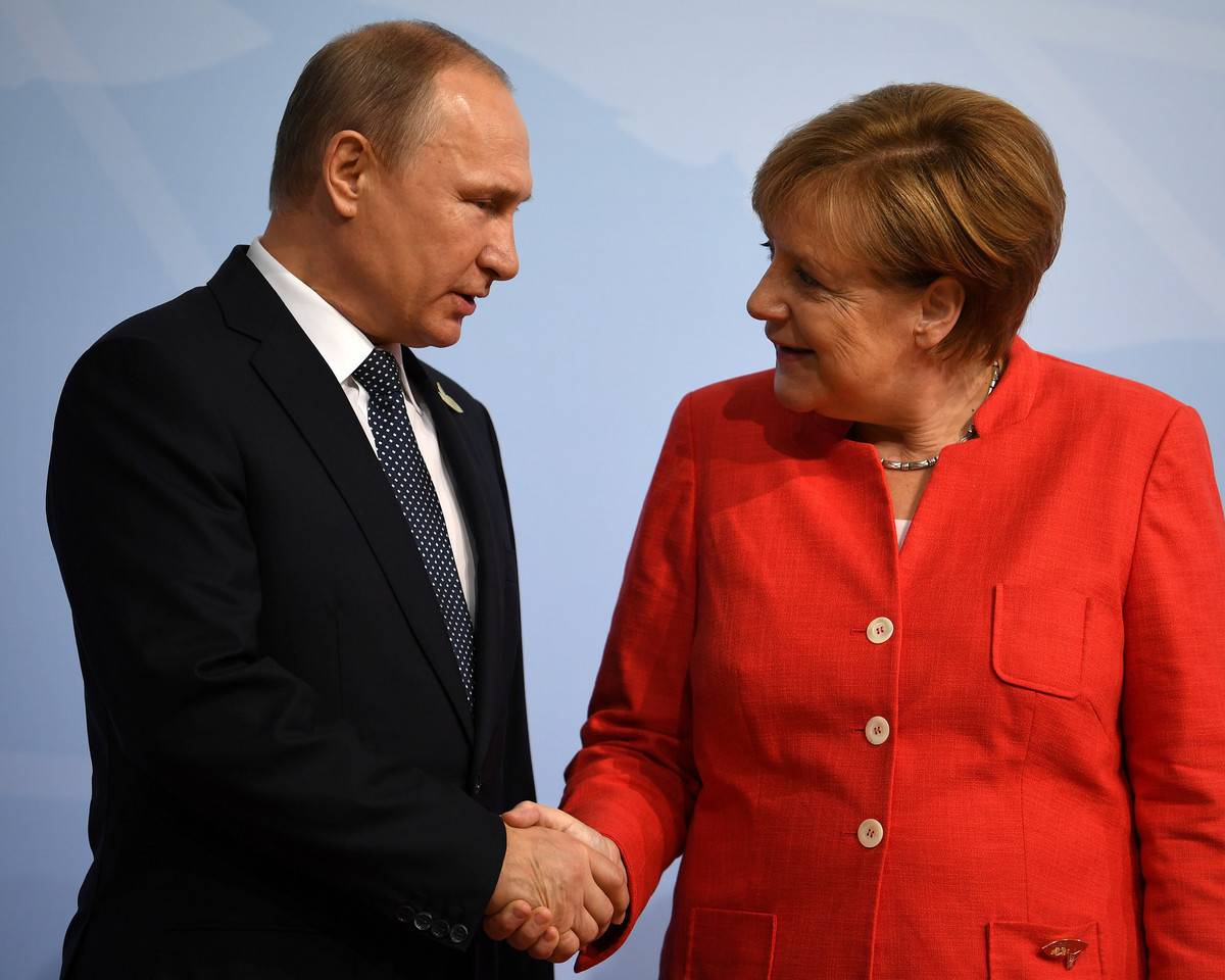 Путин дал понять Меркель, что она не «болонка Вашингтона»