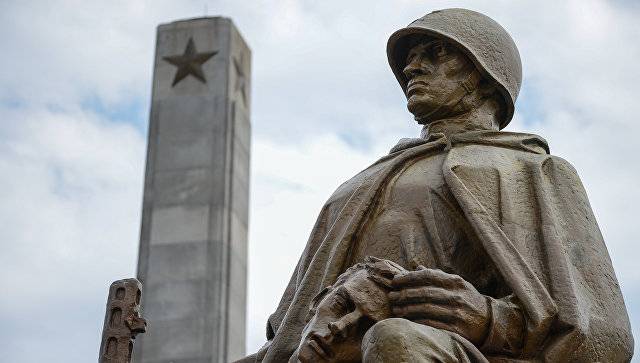 В Варшаве осквернили кладбище советских солдат