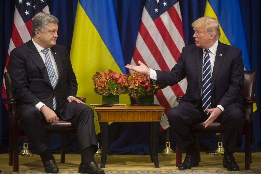 Шесть минут позора: стенограмма встречи Трампа и Порошенко