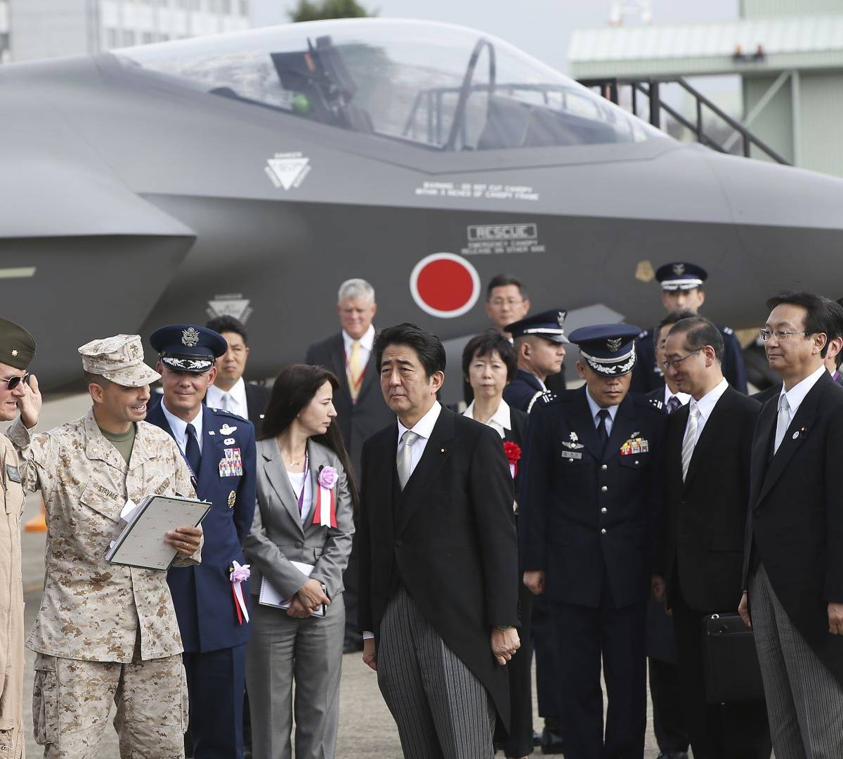 США и Япония увеличивают военные расходы под предлогом кризиса с КНДР